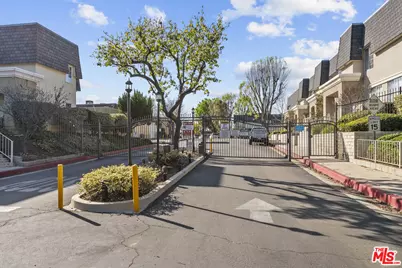 19124 Hamlin St #4, Reseda, CA 91335 - Photo 33