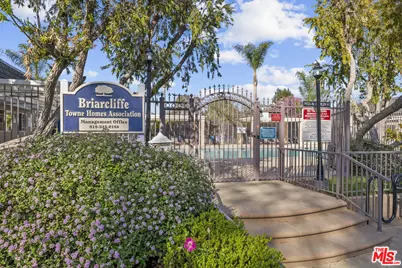 19124 Hamlin St #4, Reseda, CA 91335 - Photo 31