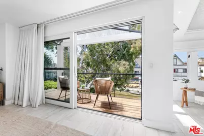 2331 Eastern Canal, Venice, CA 90291 - Photo 23