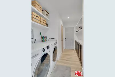9449 Forbes Ave, Los Angeles, CA 91343 - Photo 15