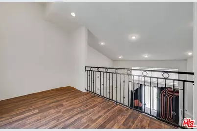 10924 Bloomfield St #7, Los Angeles, CA 91602 - Photo 17