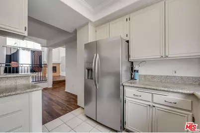 10924 Bloomfield St #7, Los Angeles, CA 91602 - Photo 13