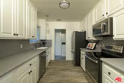7338 W 91st St, Los Angeles, CA 90045 - Photo 13
