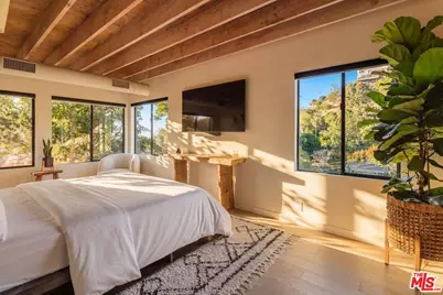 8550 Ridpath Dr, Los Angeles, CA 90046 - Photo 9