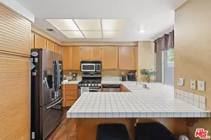 22112 Sun Ranch Ct, Chatsworth, CA 91311 - Photo 7