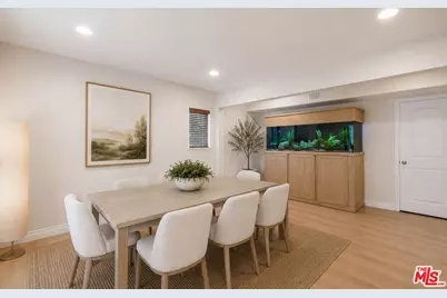 4300 Pampas Rd, Woodland Hills, CA 91364 - Photo 17