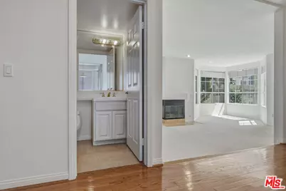 14570 Benefit St #201, Sherman Oaks, CA 91403 - Photo 17