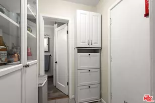 1001 Farnam St, Los Angeles, CA 90042 - Photo 15