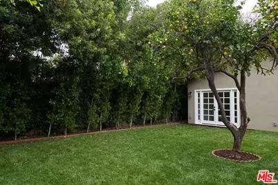 4734 Greenbush Ave, Los Angeles, CA 91423 - Photo 13