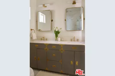 4734 Greenbush Ave, Los Angeles, CA 91423 - Photo 7