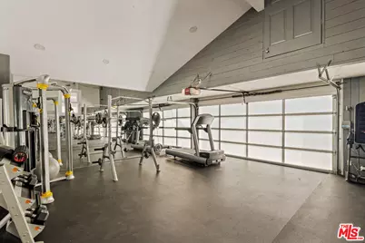 7377 Pyramid Pl, Los Angeles, CA 90046 - Photo 23