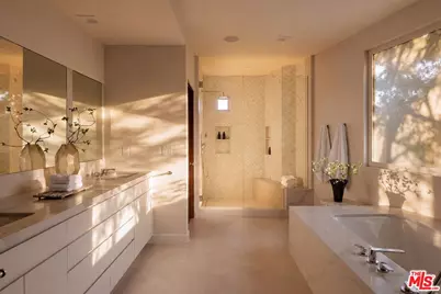 212 S Saltair Ave, Los Angeles, CA 90049 - Photo 25