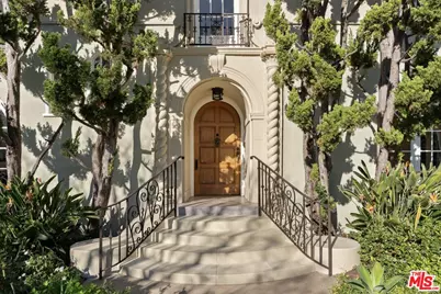 441 S Muirfield Rd, Los Angeles, CA 90020 - Photo 3