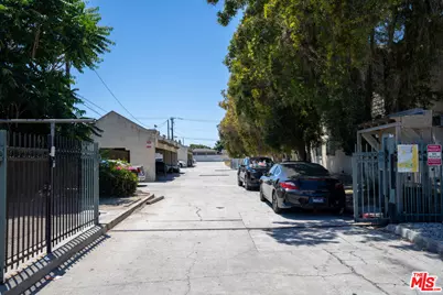 10965 Wright Rd, Lynwood, CA 90262 - Photo 13