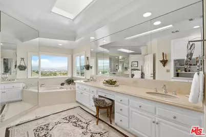 3324 Alana Dr, Sherman Oaks, CA 91403 - Photo 25