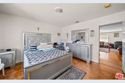 8058 Fulton Ave, North Hollywood, CA 91605 - Photo 37