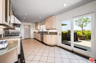 9656 Lawlen Way, Los Angeles, CA 90210 - Photo 11