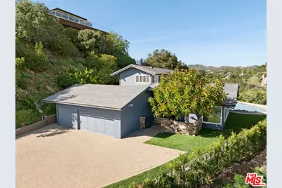 1680 Alta Mura Rd, Pacific Palisades, CA 90272 - Photo 43