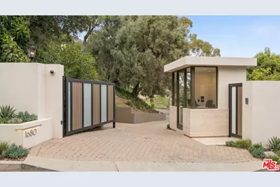 1680 Alta Mura Rd, Pacific Palisades, CA 90272 - Photo 3