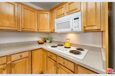 6250 Buckingham Pkwy #204, Culver City, CA 90230 - Photo 7
