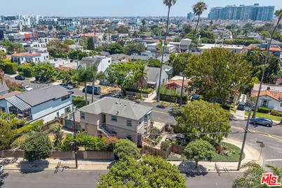 1121 Grant Ave, Venice, CA 90291 - Photo 45