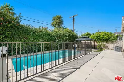 17434 Emelita St, Encino, CA 91316 - Photo 29