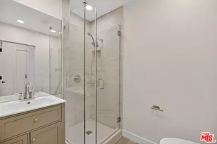 136 S Edgemont St, Los Angeles, CA 90004 - Photo 31