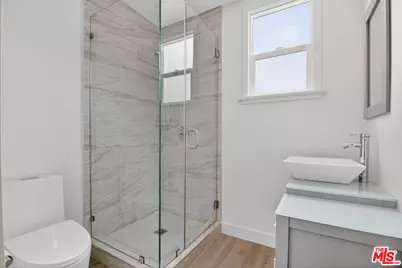 136 S Edgemont St, Los Angeles, CA 90004 - Photo 21