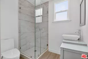 136 S Edgemont St, Los Angeles, CA 90004 - Photo 21