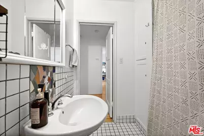 17646 Delano St, Los Angeles, CA 91316 - Photo 21