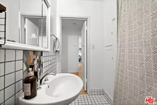 17646 Delano St, Los Angeles, CA 91316 - Photo 21