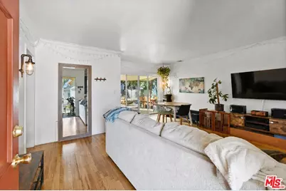 17646 Delano St, Los Angeles, CA 91316 - Photo 3
