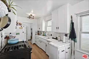 17646 Delano St, Los Angeles, CA 91316 - Photo 11