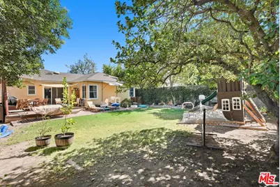 17646 Delano St, Los Angeles, CA 91316 - Photo 25