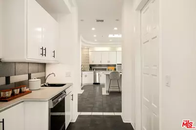 283 Lake Sherwood Dr, Lake Sherwood, CA 91361 - Photo 13