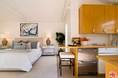 827 Yale St, Santa Monica, CA 90403 - Photo 25
