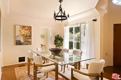 827 Yale St, Santa Monica, CA 90403 - Photo 9