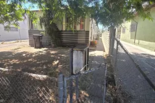8719 Orchard Ave, Los Angeles, CA 90044 - Photo 5