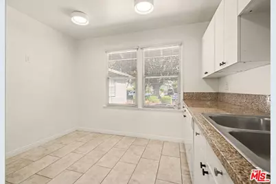 22932 Covello St, Los Angeles, CA 91307 - Photo 15