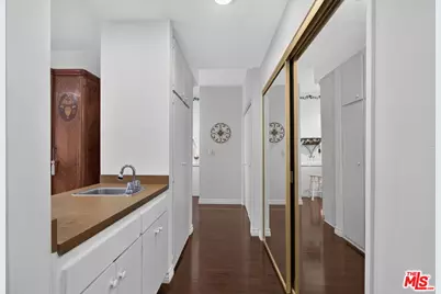1944 Glendon Ave #110, Los Angeles, CA 90025 - Photo 7