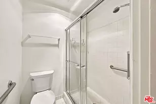 2301 S Beverly Glen Blvd, Los Angeles, CA 90064 - Photo 27