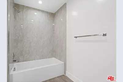 11042 La Maida St #203, North Hollywood, CA 91601 - Photo 11