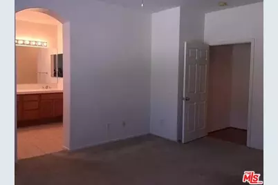 29538 Big Bend Pl, Canyon Country, CA 91387 - Photo 7