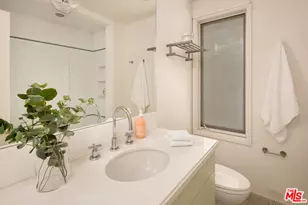 2275 Bowmont Dr, Los Angeles, CA 90210 - Photo 37