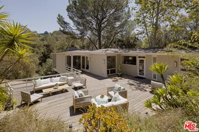 2275 Bowmont Dr, Los Angeles, CA 90210 - Photo 7