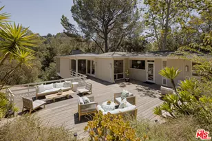 2275 Bowmont Dr, Los Angeles, CA 90210 - Photo 7