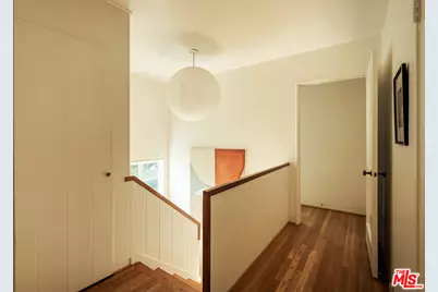 5589 Village Grn, Los Angeles, CA 90016 - Photo 21