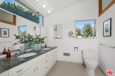 1019 Chelsea Ave, Santa Monica, CA 90403 - Photo 1