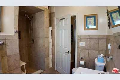 7810 La Salle Ave, Los Angeles, CA 90047 - Photo 19