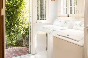 6227 Warner Dr, Los Angeles, CA 90048 - Photo 11